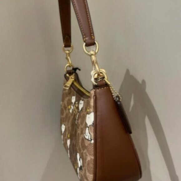 NWT Coach X Peanuts Teri Shoulder Bag In Signature Canvas With Snoopy Print - Picture 3 of 6